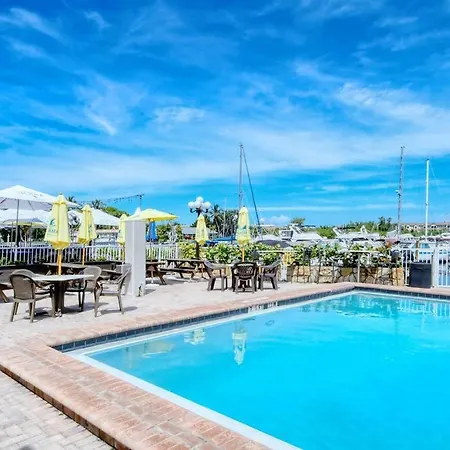 Appartamento Waterfront, Pool, Tiki Bar & Grill, Gym, Location!